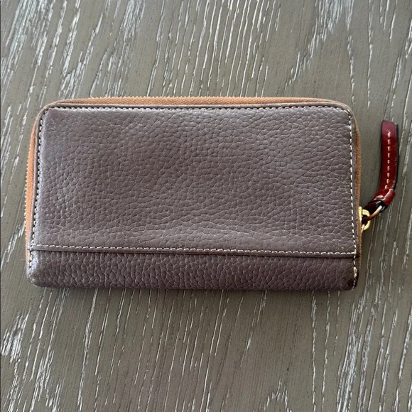 Dooney & Bourke Pewter Grayish Brown Pebbled Leather Wallet Zip Around Hobo GUC - Picture 2 of 10